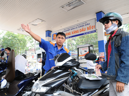 Cần tính tới tác động tổng hợp của tăng xăng dầu trong các kịch bản điều hành chung (Ảnh: Internet)