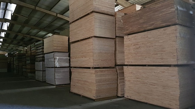 Bộ Công Thương quyết định điều tra vụ bán phá giá ván gỗ MDF nhập vào Việt Nam (Ảnh Internet)