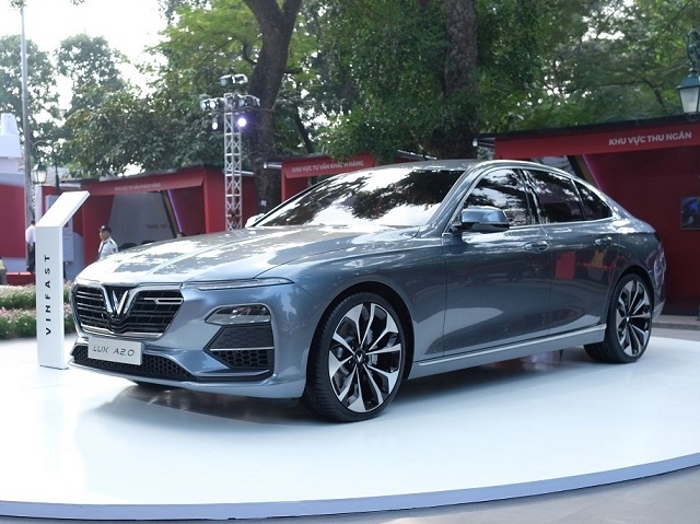 Khách hàng mua xe VinFast Lux và Fadil có thể thoải mái lựa chọn các trang thiết bị nâng cấp cho xe để tối ưu trải nghiệm và thỏa mãn nhu cầu, sở thích cá nhân