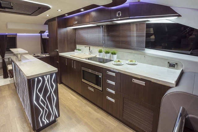 Phòng bếp được đầu tư các thiết bị hiện đại