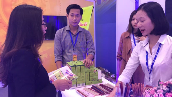 Trương Thế Tiến khởi nghiệp với ống hút “ăn liền” (Ảnh Internet)