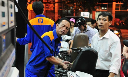 Giá xăng dầu giảm từ 200 - 600 đồng/lít vào chiều nay