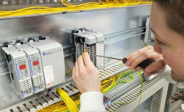 Các thiết bị điện của HTX thường xuyên được bảo trì nhằm bảo đảm ATLĐ