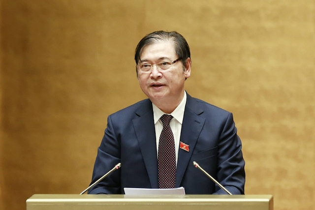 Chủ nhiệm Ủy ban Khoa học, Công nghệ và Môi trường Phan Xuân Dũng trình bày dự thảo Luật Kiến trúc tại phiên thảo luận chiều 21/5.