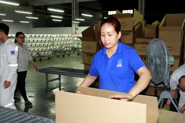 Nụ cười và khuôn mặt hồ hởi của nữ cán bộ công nhân PVTEX.