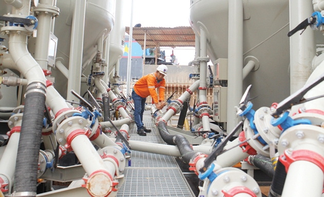 ​Kỹ sư DMC vận hành căn cứ cung ứng dịch vụ tại Vũng Tàu