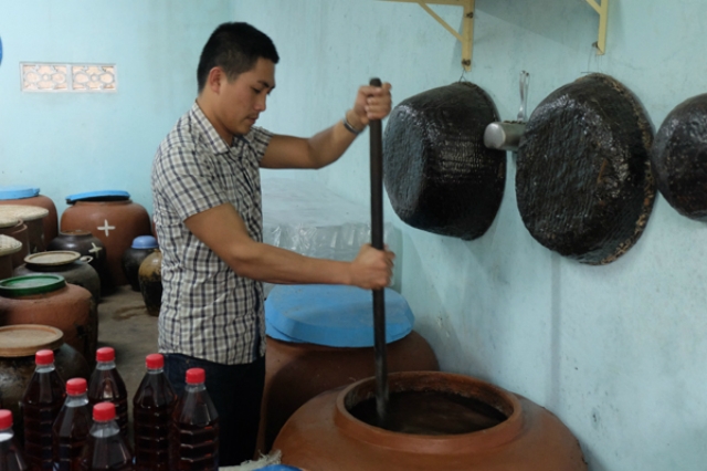 Giám đốc HTX dịch vụ tổng hợp Ô Long, Phan Công Quang cho biết các thành viên HTX luôn cung ứng cho người dân và thương lái những sản phẩm chất lượng, an toàn thực phẩm