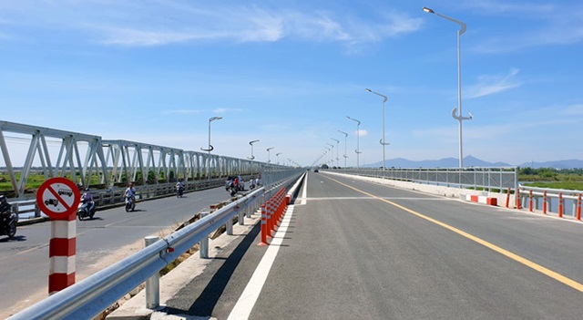 Đưa vào sử dụng cầu Đà Rằng mới (Ảnh Internet)