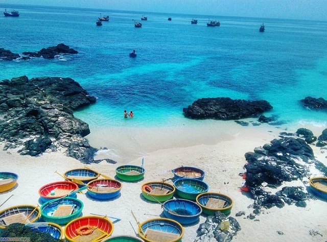 Hòn đảo xinh đẹp với màu nước trong veo (ảnh @pereguda_in)