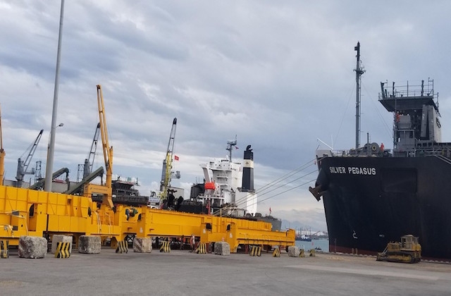 Nghịch lý bến nhiều hơn cảng (Ảnh: Internet)