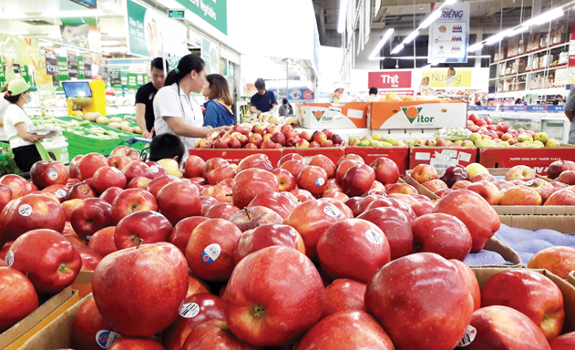 Trái cây ngoại đổ bộ, lại lo trái cây nội