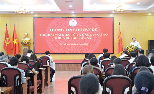 Hội nghị Thông tin chuyên đề thương mại điện tử và ứng dụng vào khu vực HTX