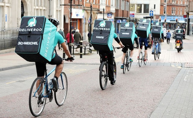 Bộ đồng phục Deliveroo trên những chiếc xe đạp đã trở thành hình ảnh quen thuộc ở nhiều thành phố lớn