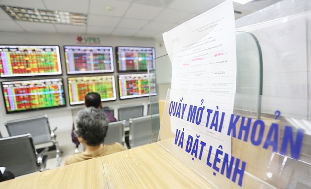 Cuộc đua thu hút nhà đầu tư vào sân chơi chứng quyền đang nóng dần lên