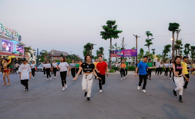 Hạ Long hút khách với chuỗi lễ hội sôi động quanh năm