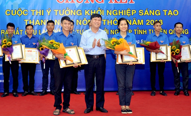 Chẩu Thanh Phương nhận giải Nhì cuộc thi Ý tưởng khởi nghiệp sáng tạo thanh niên nông thôn