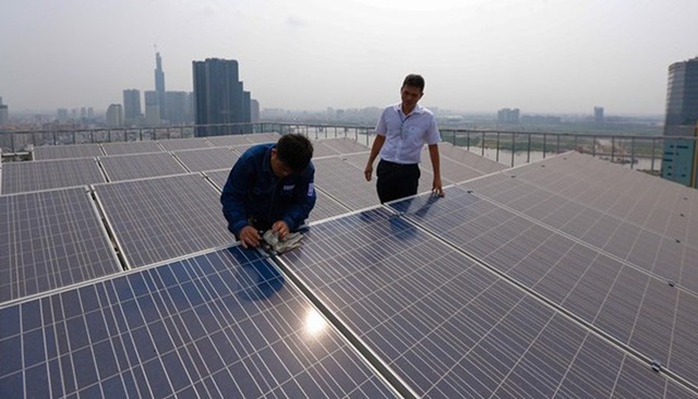 HSBC Việt Nam bắt tay GIC rót vốn cho cá nhân lắp đặt hệ thống điện năng lượng mặt trời áp mái (Ảnh Internet)