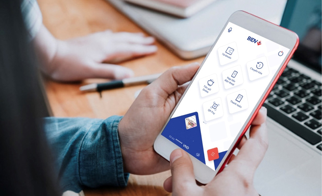 Các ngân hàng đang rầm rộ đưa ra các chương trình khuyến mãi thanh toán không dùng tiền mặt