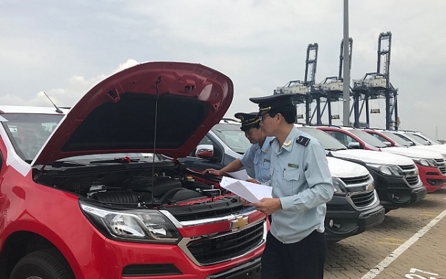 Trong nửa đầu tháng 6/2019, số lượng ô tô dưới 9 chỗ ngồi nhập khẩu qua các cửa khẩu TPHCM giảm hơn so với tháng trước. (Ảnh Internet)