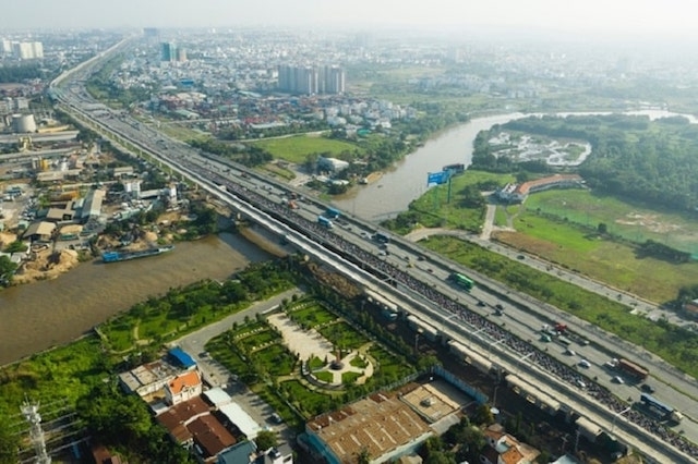 Tuyến metro Bến Thành - Suối Tiên đoạn qua quận 9 - TP.HCM chậm tiến độ vì phải chờ vốn. (Nguồn: Internet)