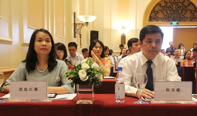 Phó chủ tịch Liên minh HTX Việt Nam Nguyễn Văn Thịnh và lãnh đạo Liên minh HTX tham dự hội nghị