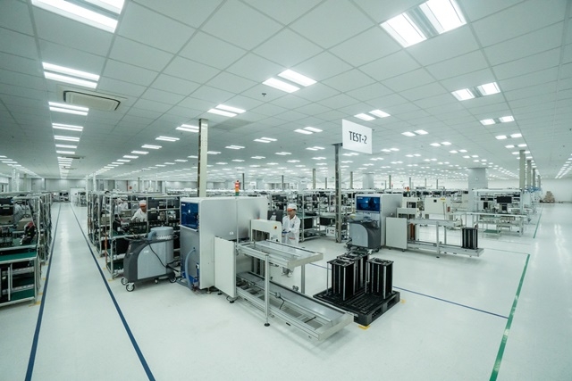Chiếc điện thoại 5G “Made in Vietnam” của Vingroup sẽ được sản xuất hoàn toàn tại Khu công nghệ cao Hòa Lạc (Hà Nội) trong thời gian tới ( Ảnh: VinSmart).