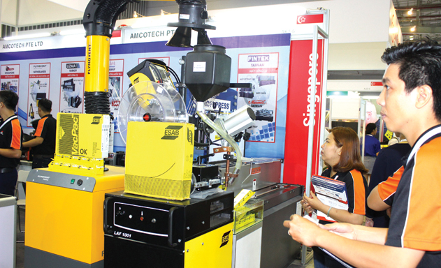 Thị trường máy móc thông minh nằm trong tay các thương hiệu ngoại