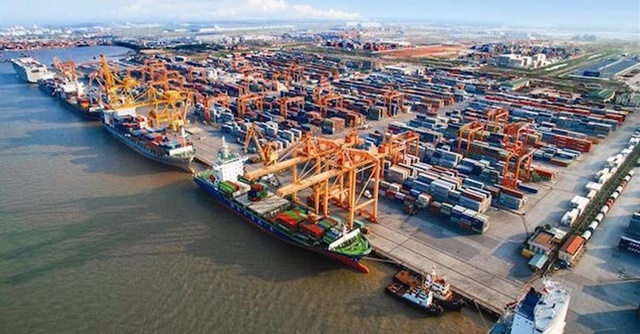 Trong 6 tháng đầu năm, hàng hoá thông qua cảng biển Việt Nam ước đạt 309 triệu tấn, tăng 13% so với cùng kỳ năm 2018.(Ảnh Internet)