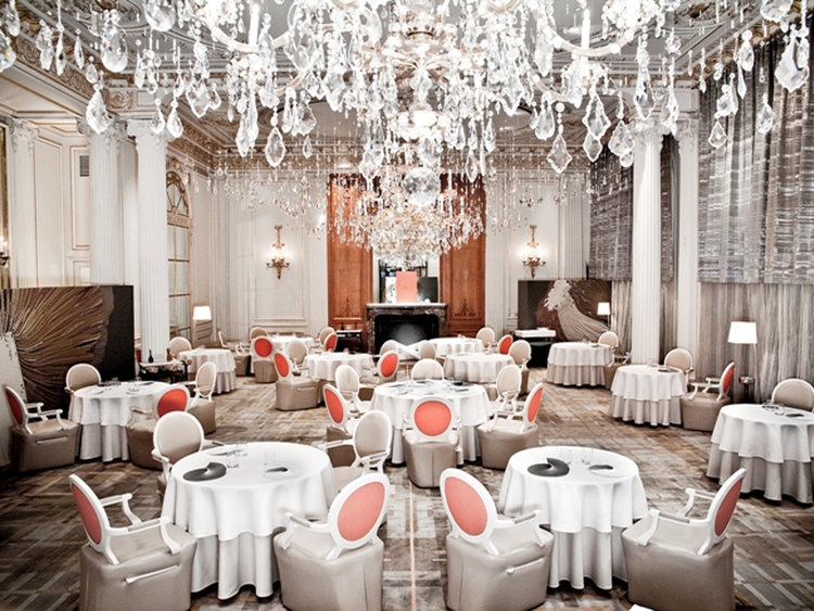 16. Nhà hàng Alain Ducasse tại Plaza Athénée (Paris)