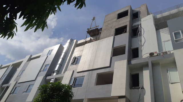 Sau khi báo phản ánh, các hộ đã dừng thi công