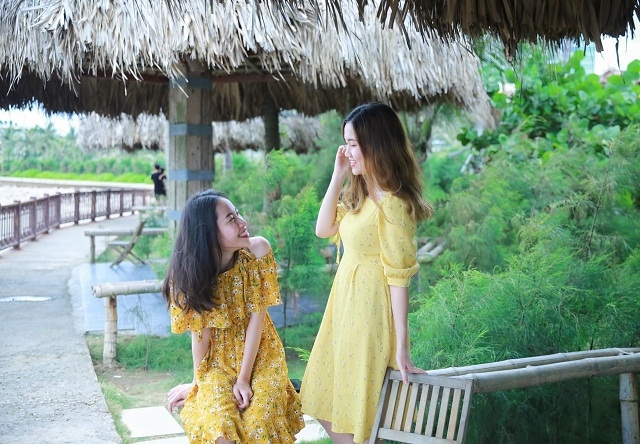 Nhà hàng Hương Biển còn thu hút các tín đồ “sống ảo” như bọn mình bởi những góc check-in cực mộng mơ