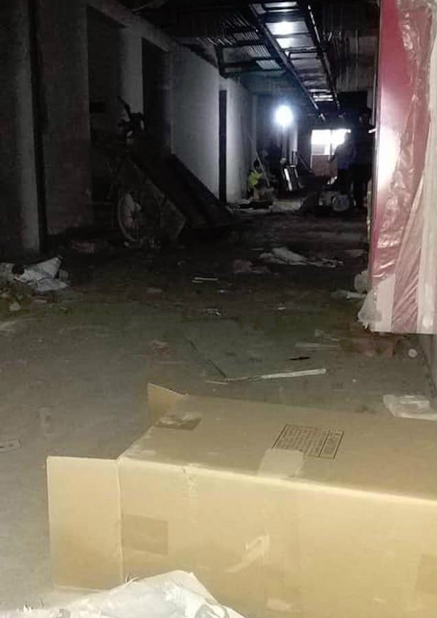 Hệ thống PCCC và trần nhà vẫn nham nhở chưa hoàn thành