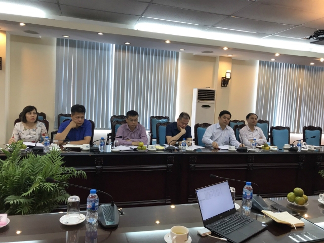 Phó Chủ tịch Nguyễn Văn Thịnh đã giới thiệu về các mô hình HTX bò sữa và lúa gạo tại buổi làm việc với Tập đoàn TH