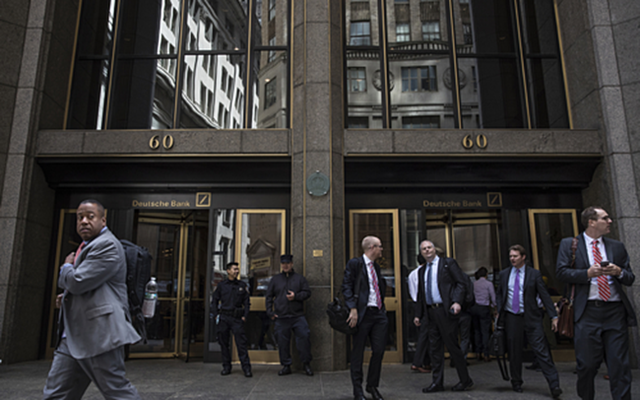 Deutsche Bank rút lui khỏi mảng thị trường vốn toàn cầu và cắt giảm 18.000 nhân sự (Ảnh Internet)