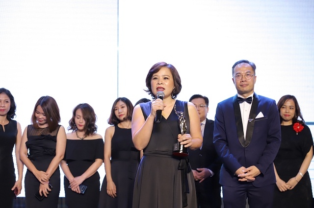 Bà Trần Thị Diệp Anh – Giám đốc Khối Quản trị Nguồn nhân lực phát biểu tại lễ trao giải