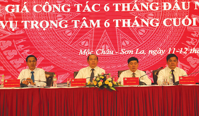 Chủ tịch Liên minh HTX Việt Nam Nguyễn Ngọc Bảo và các Phó Chủ tịch Nguyễn Văn Thịnh, Nguyễn Mạnh Cường, Lê Văn Nghị đồng chủ trì Hội nghị