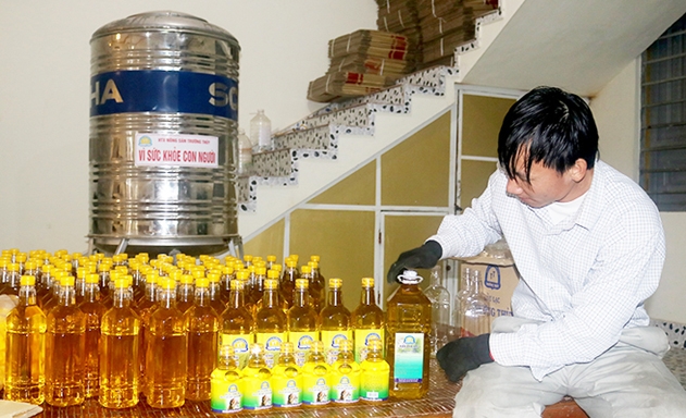 ​Mỗi ngày, HTX sản xuất được 200 lít dầu lạc