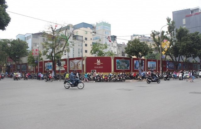 Khu đất vàng 22-24 Hàng Bài bỏ hoang nhiều năm (Ảnh: Internet)