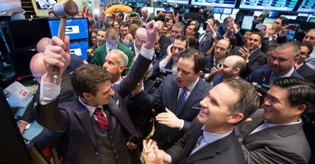 Phiên giao dịch ngày thứ Hai, thị trường chứng khoán Mỹ đóng cửa tăng điểm và chốt phiên ở mức cao kỷ lục. (Ảnh Internet)