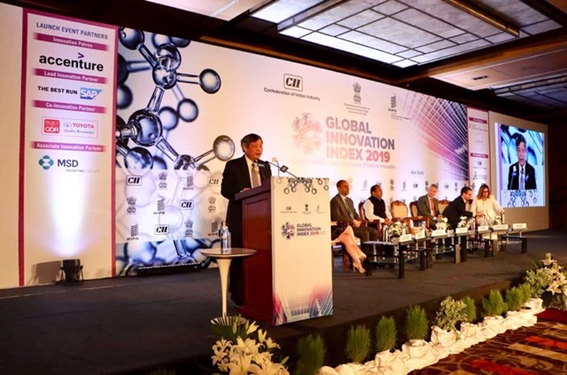 Thứ trưởng Bộ Khoa học và Công nghệ Phạm Công Tạc phát biểu tại buổi lễ (Ảnh: TTXVN)