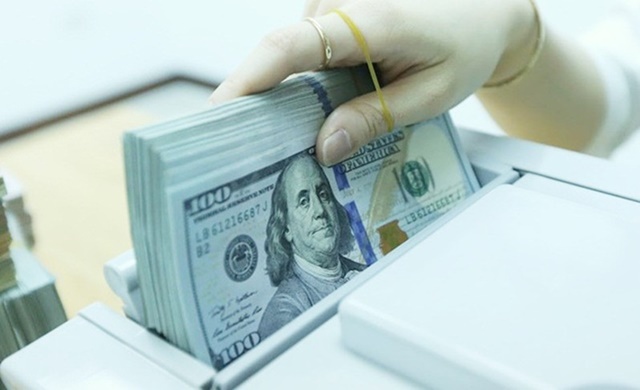 Giá USD trong nước đứng yên dù thế giới tăng (Ảnh Internet)