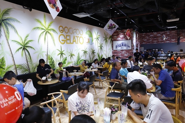 Doanh thu các cửa hàng ẩm thực rất tốt khi luôn trong tình trạng “không còn chỗ trống”