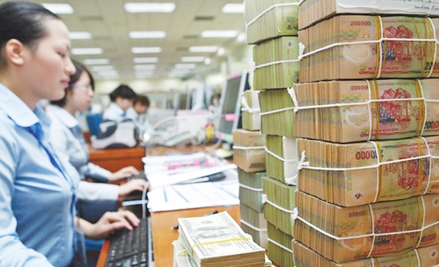 Lợi nhuận khủng, ngân hàng vẫn khó giảm lãi suất cho vay