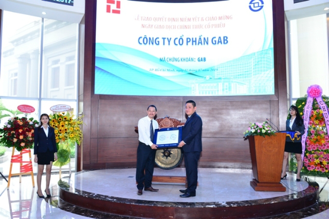 Mới chính thức niêm yết trên sàn được 15 phiên nhưng sắc màu chủ đạo của GAB là tím và xanh lơ