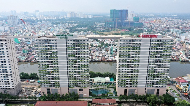 Chùm ảnh: nối nhịp đầu tiên cầu dây văng Block B và C