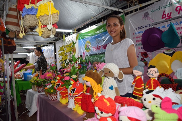 Khởi nghiệp thành công với nghề móc len, mỗi tháng Nguyễn Thị Kim Anh (30 tuổi, ngụ P.4, TP.Cao Lãnh, Đồng Tháp) có nguồn thu nhập hàng chục triệu đồng.(Ảnh Internet)