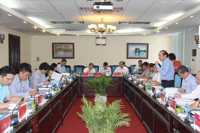 Toàn cảnh buổi làm việc.