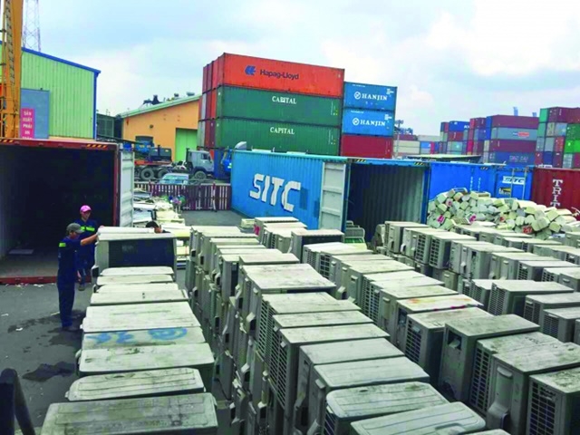 Hơn 500 container phế liệu không đủ tiêu chuẩn bị đưa ra khỏi lãnh thổ Việt Nam (Ảnh Internet)