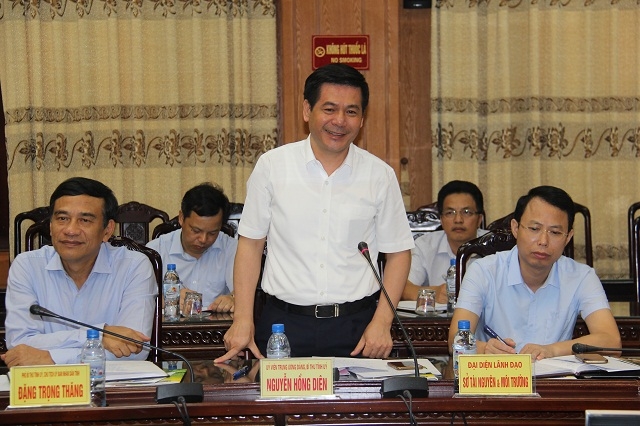 Bí thư Tỉnh ủy, Chủ tịch HĐND tỉnh Thái Bình Nguyễn Hồng Diên phát biểu tại cuộc làm việc