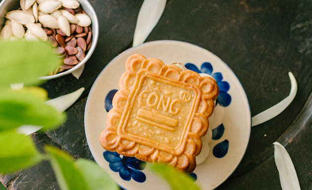 Các hãng cà phê hút khách bằng combo thưởng trà cùng bánh Trung thu